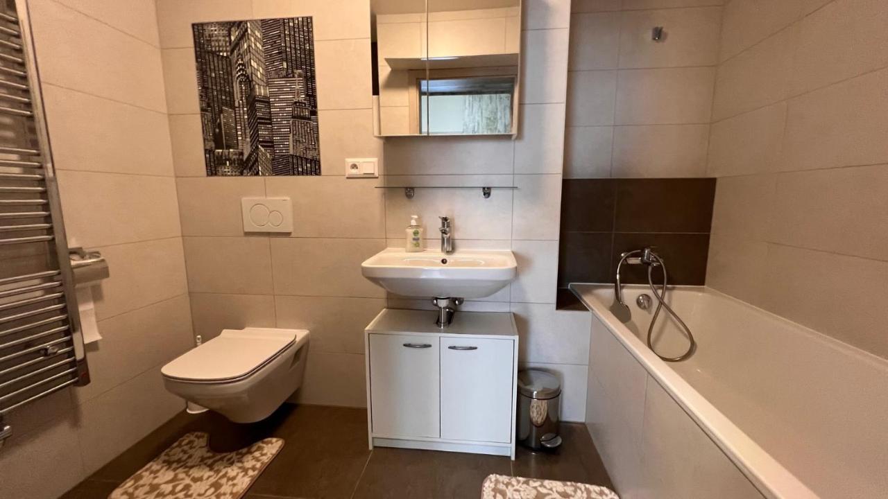 Air-Conditioned, 2 Room Apartment With Balcony, New Building Raca Bratislava Extérieur photo